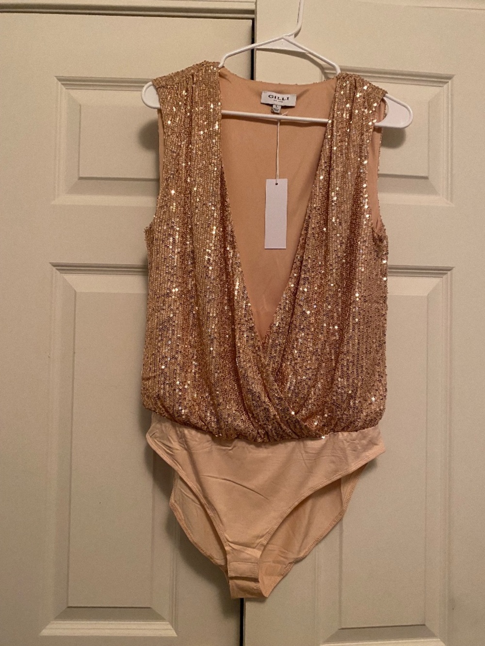 GILLI Gold Sequin Deep V Bodysuit Sleeveless Party Top Size Large